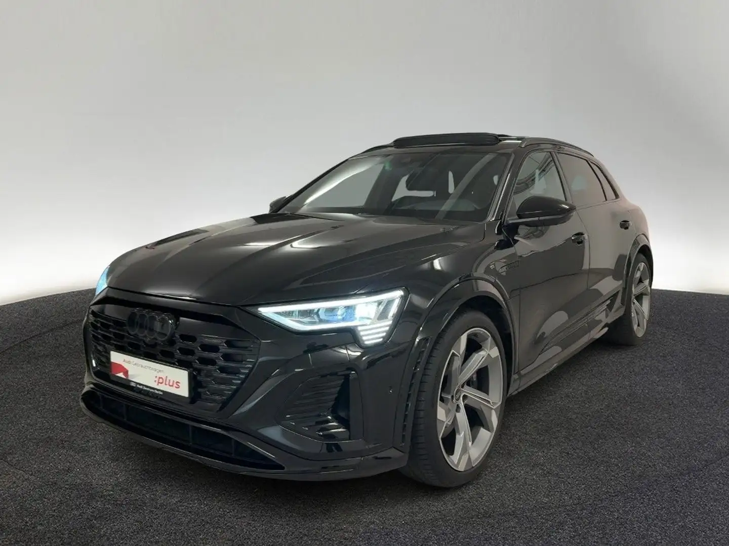 Audi SQ8 e-tron AHK MATRIX 360°K NAVI HUD PANO Černá - 2