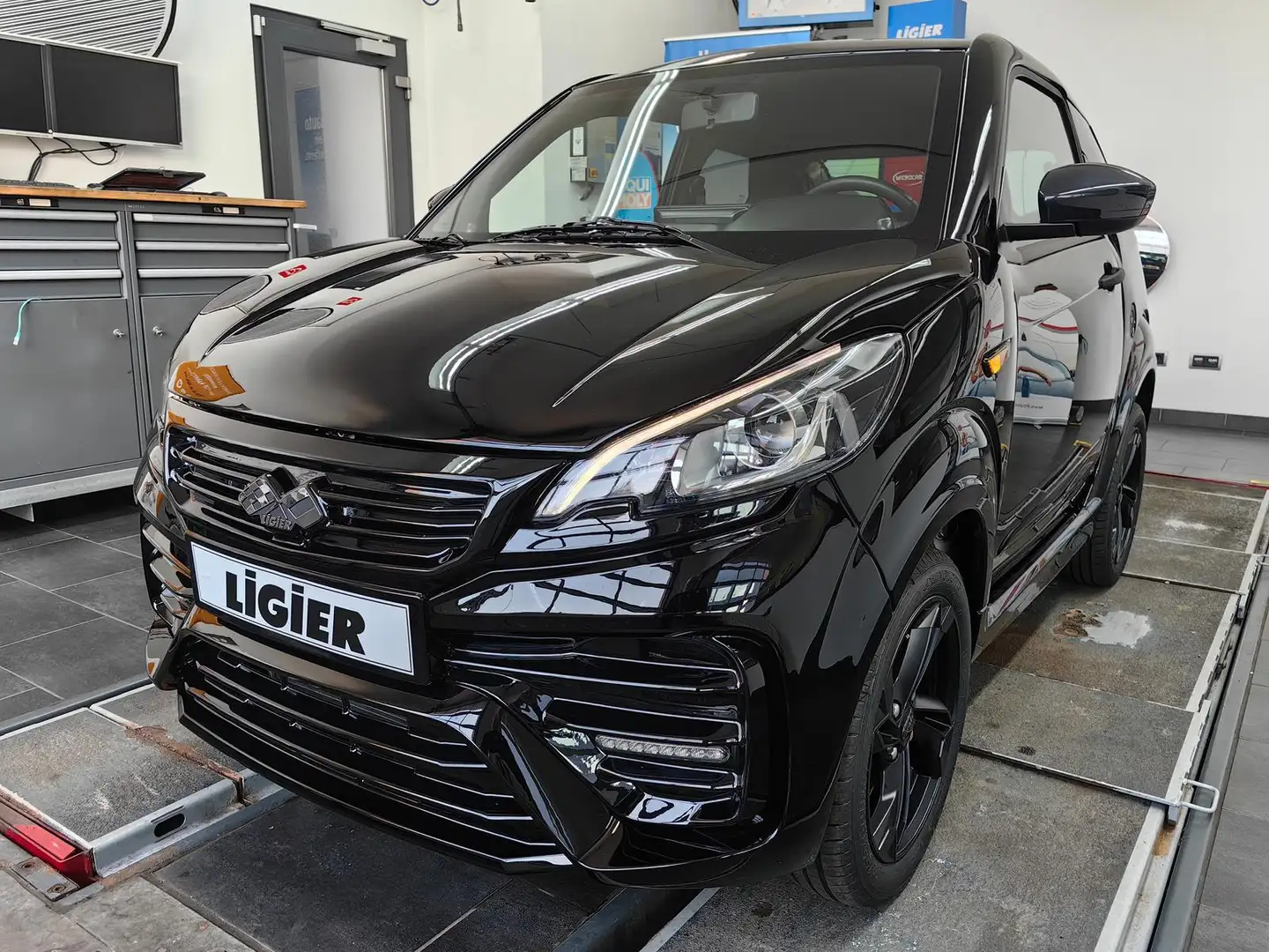 Ligier JS 50 C Sport Pack DCI*Servo*Carplay*el.Fh*RFK*ZV Schwarz - 1