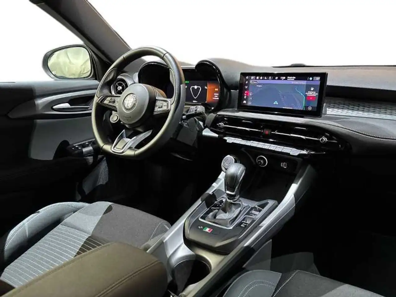 Alfa Romeo Tonale 2024 — фото 15