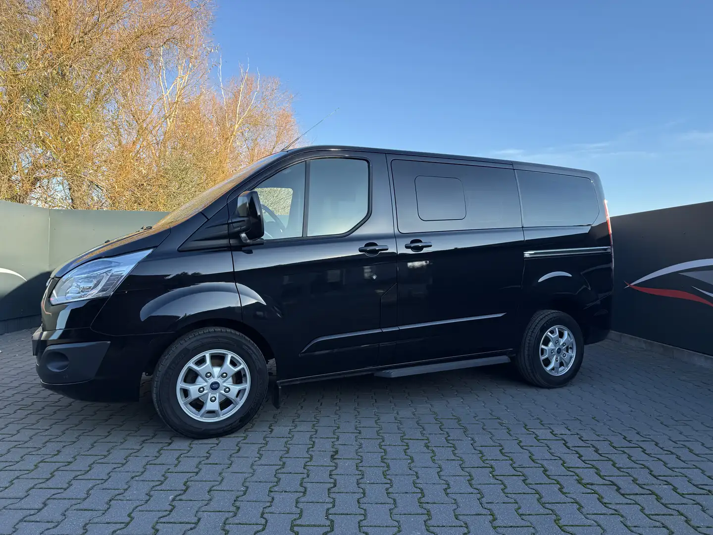 Ford Transit Custom 300 L1 Tourneo Titanium Schwarz - 1