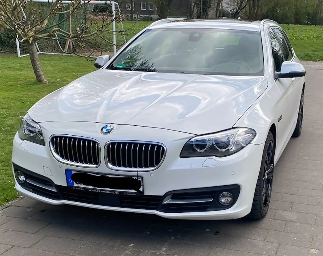 BMW 530 530d Touring Aut. Modern Line Weiß - 1