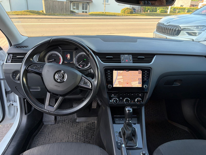 Skoda Octavia Combi Style — photo 10