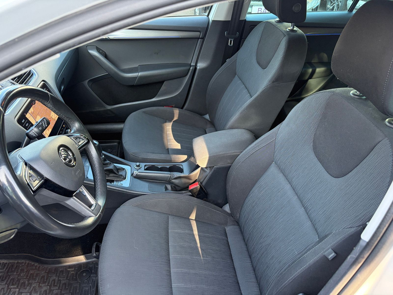 Skoda Octavia Combi Style — photo 9