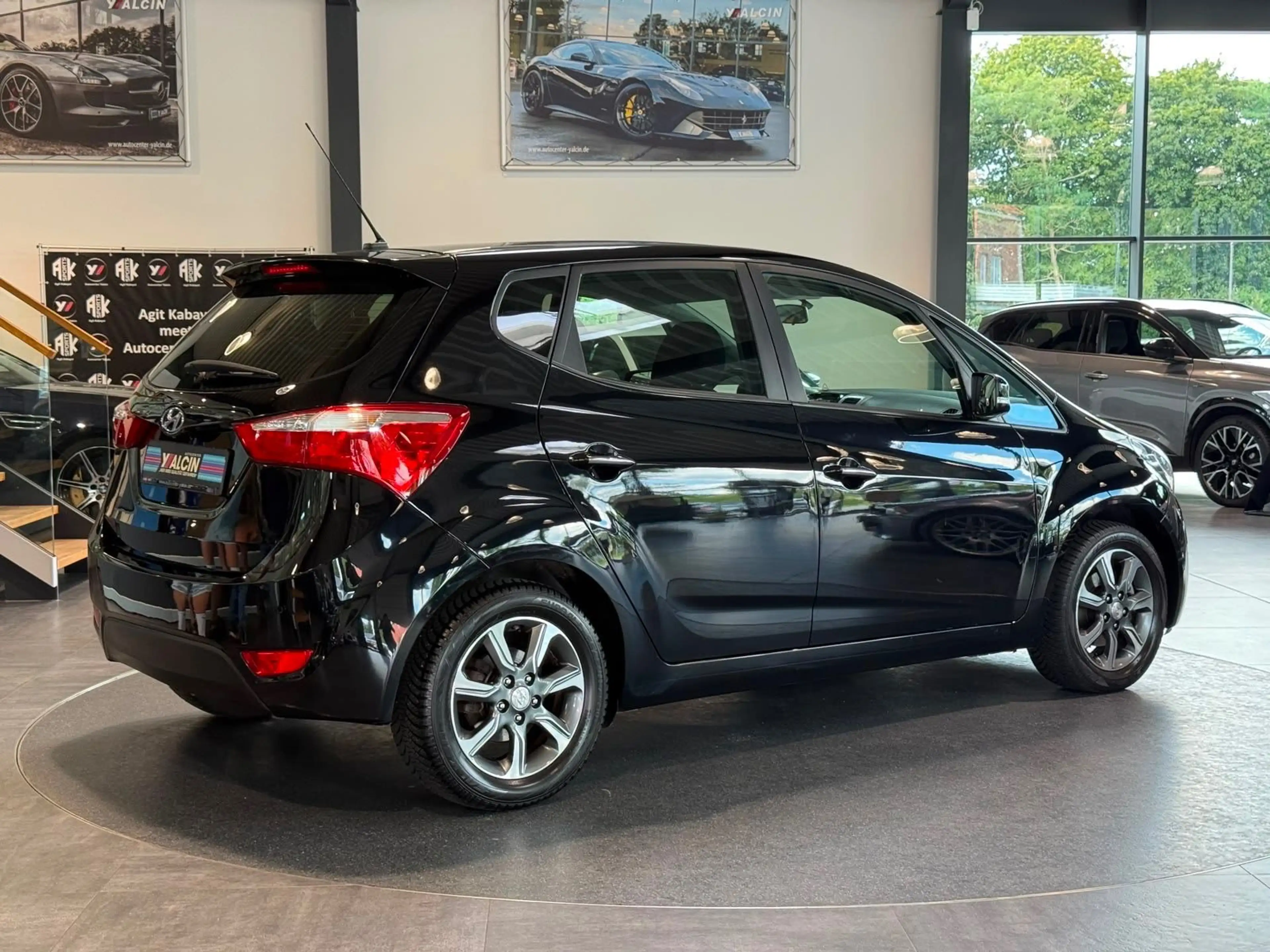 Hyundai iX20 1.6 Space Plus-Paket Automatik S-HEFT/NAVI — photo 3