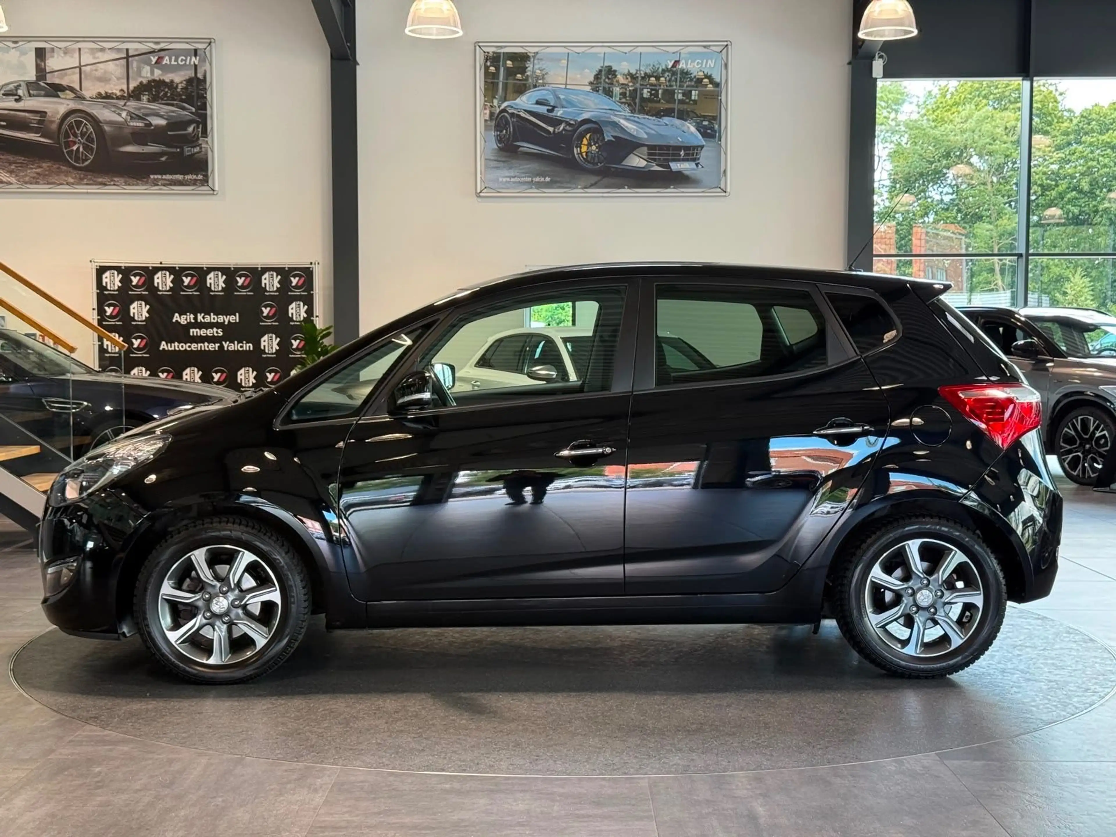 Hyundai iX20 1.6 Space Plus-Paket Automatik S-HEFT/NAVI — photo 6