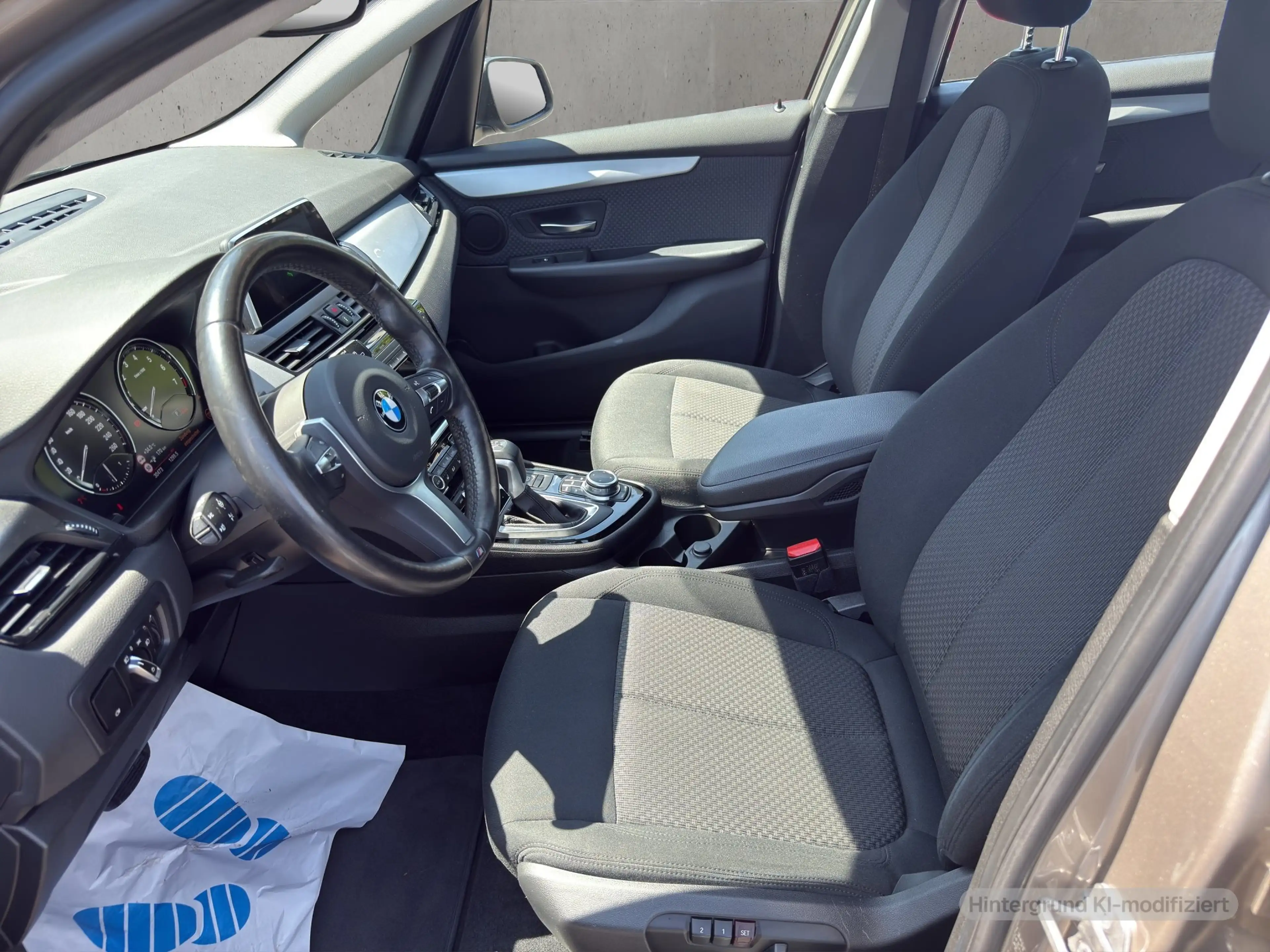 BMW 225 xe iPerformance Active Tourer — photo 11