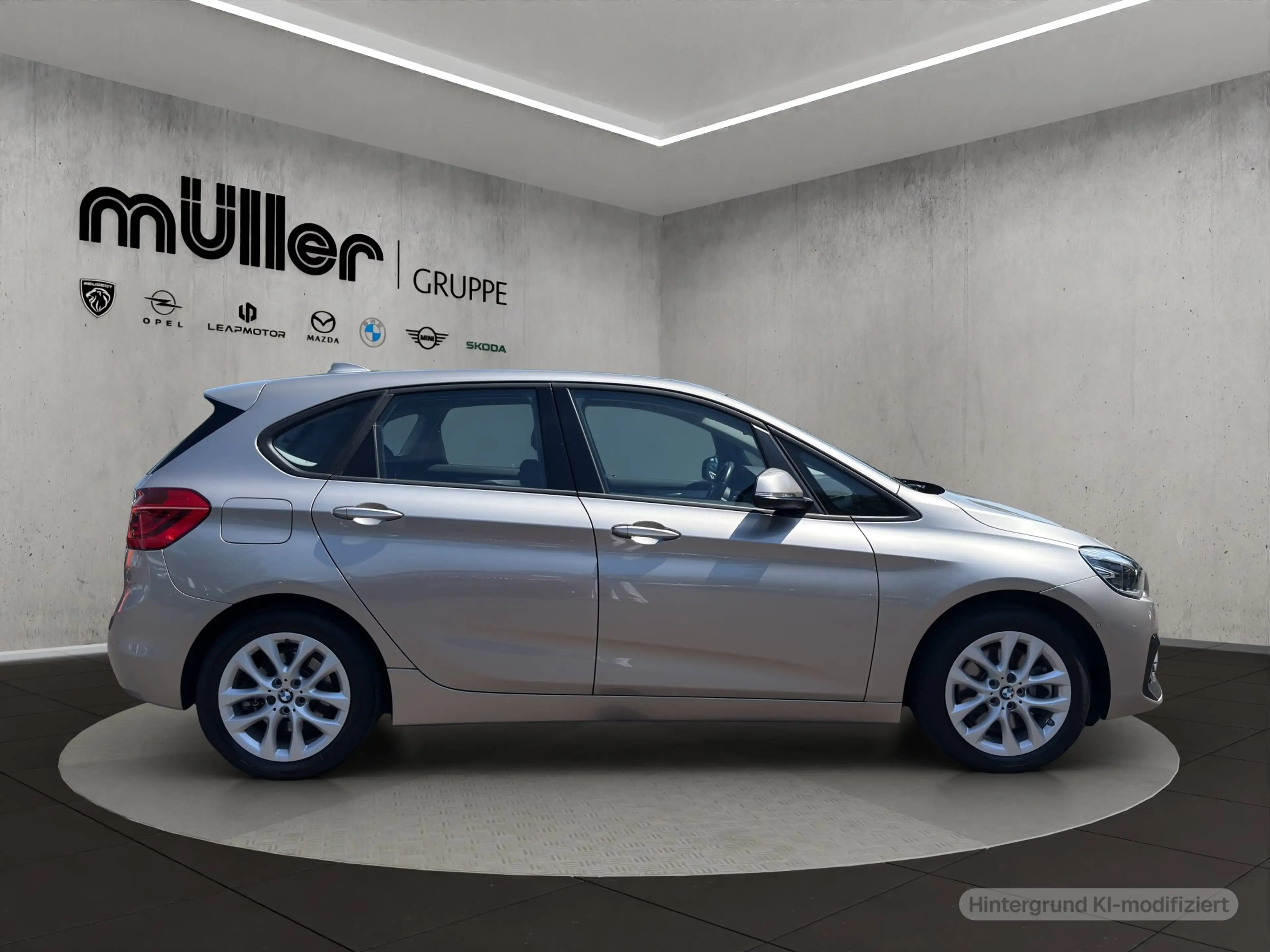 BMW 225 xe iPerformance Active Tourer — photo 9
