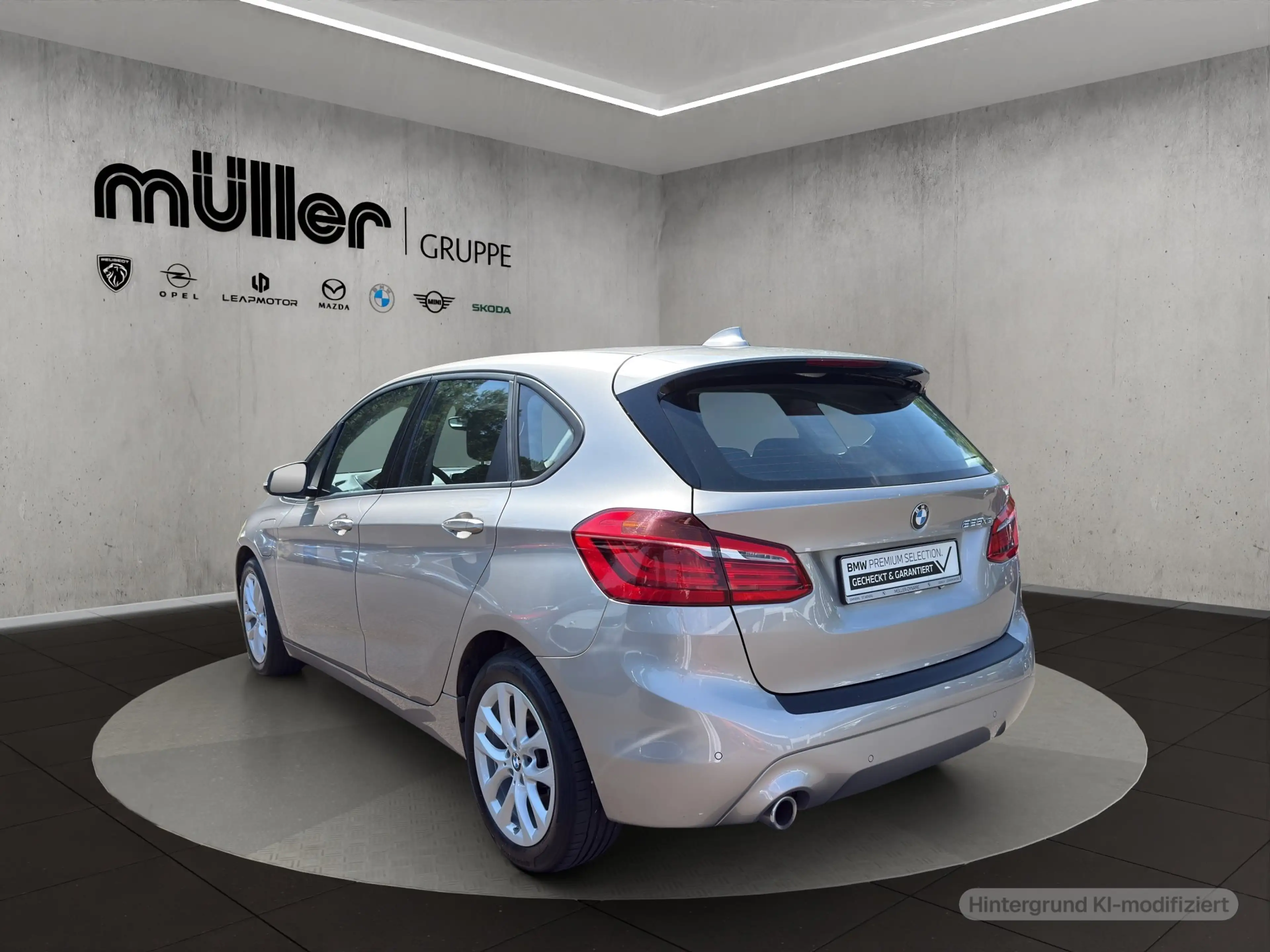 BMW 225 xe iPerformance Active Tourer — photo 4