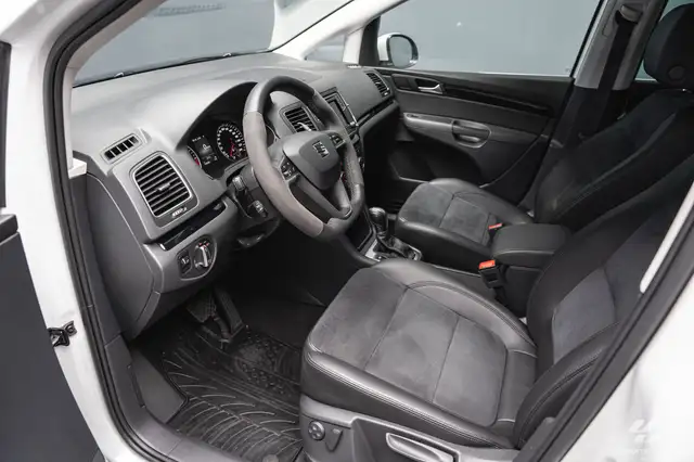 SEAT Style Allrad *LED*STANDHEIZUNG*ACC*AHK*NAVI* — 11