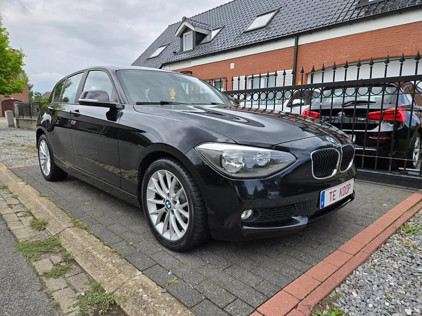 BMW 116 116iA Pole Position Edition Schwarz - 1