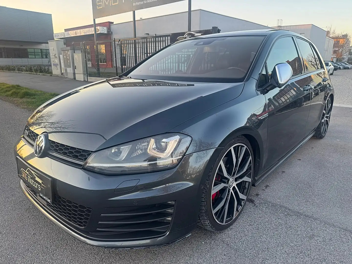 Volkswagen Golf GTD 2,0 TDI DSG Schwarz - 2