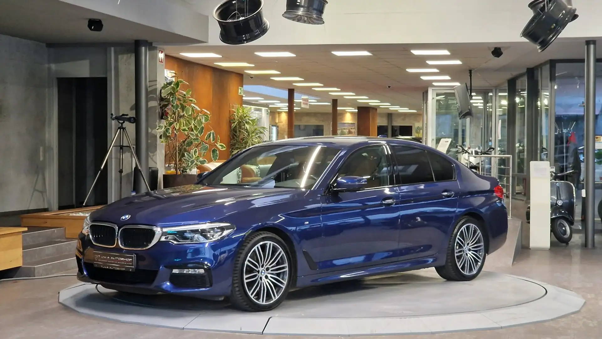 BMW 530 d xDrive M-Paket Aut. *360°*Leder*19Zoll*Ambiente* Blau - 2