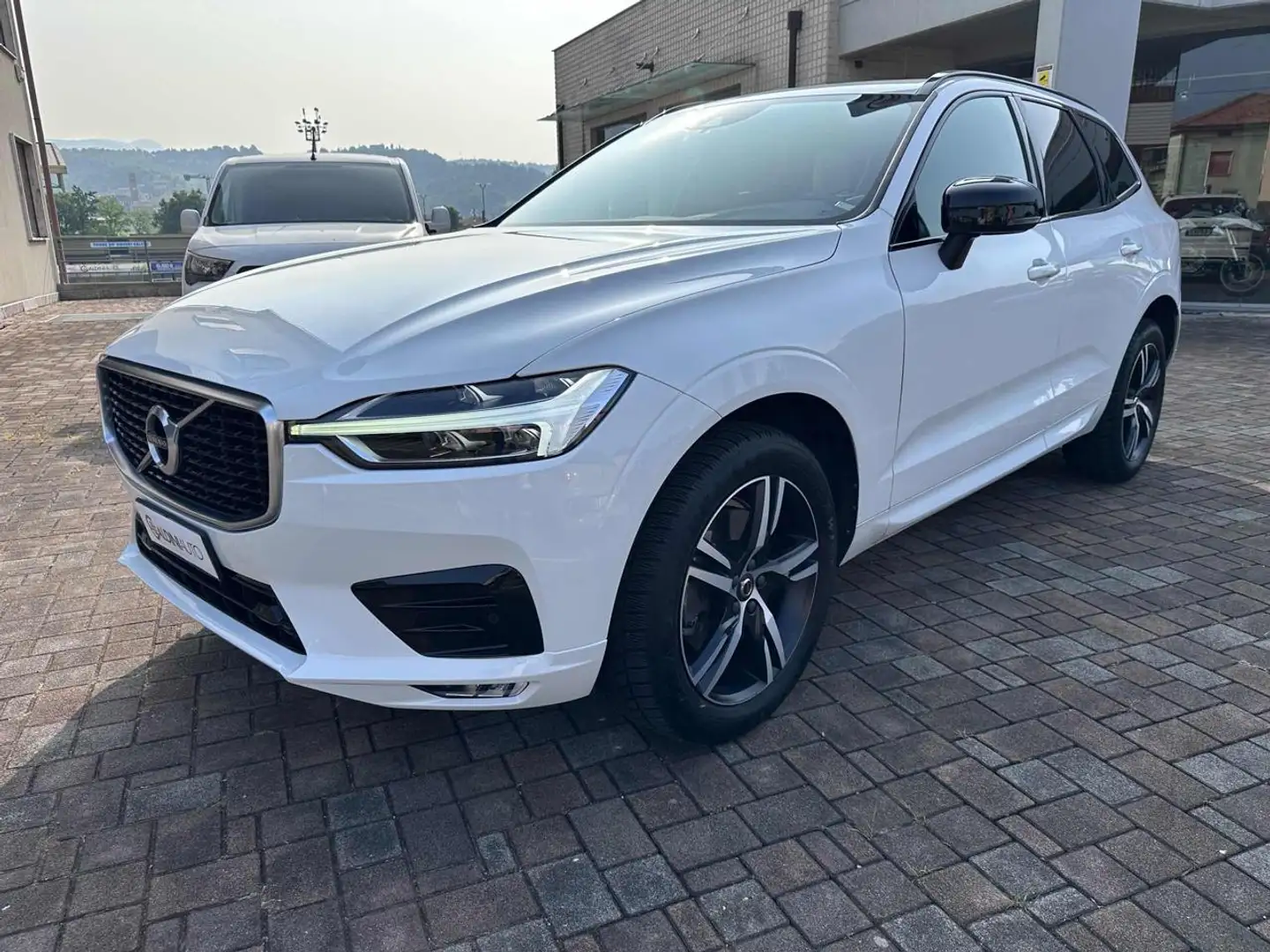 Volvo XC60 B4 AWD Geartronic R-design Bianco - 1