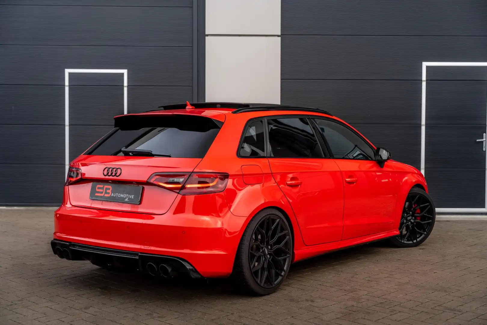 Audi A3 Sportback 1.4 e-tron PHEV S Line Leder|Pano|BOMVOL Rood - 2