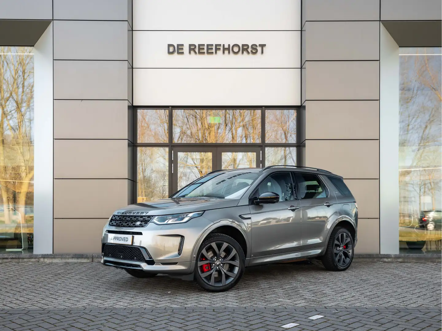 Land Rover Discovery Sport P300e R-Dynamic SE | Trekhaak | Premium-LED | Cold Gris - 1