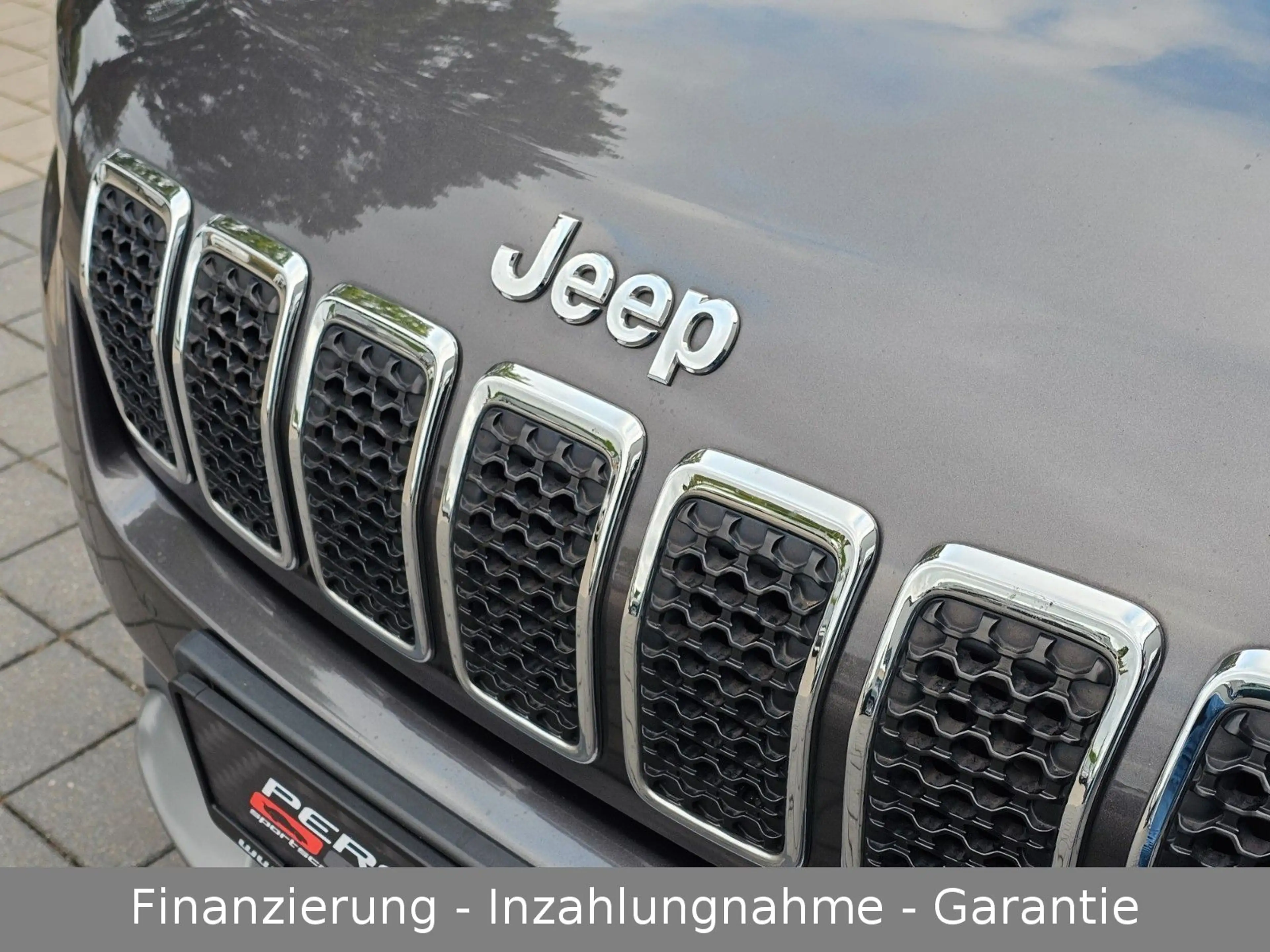 Jeep Cherokee Limited — photo 11