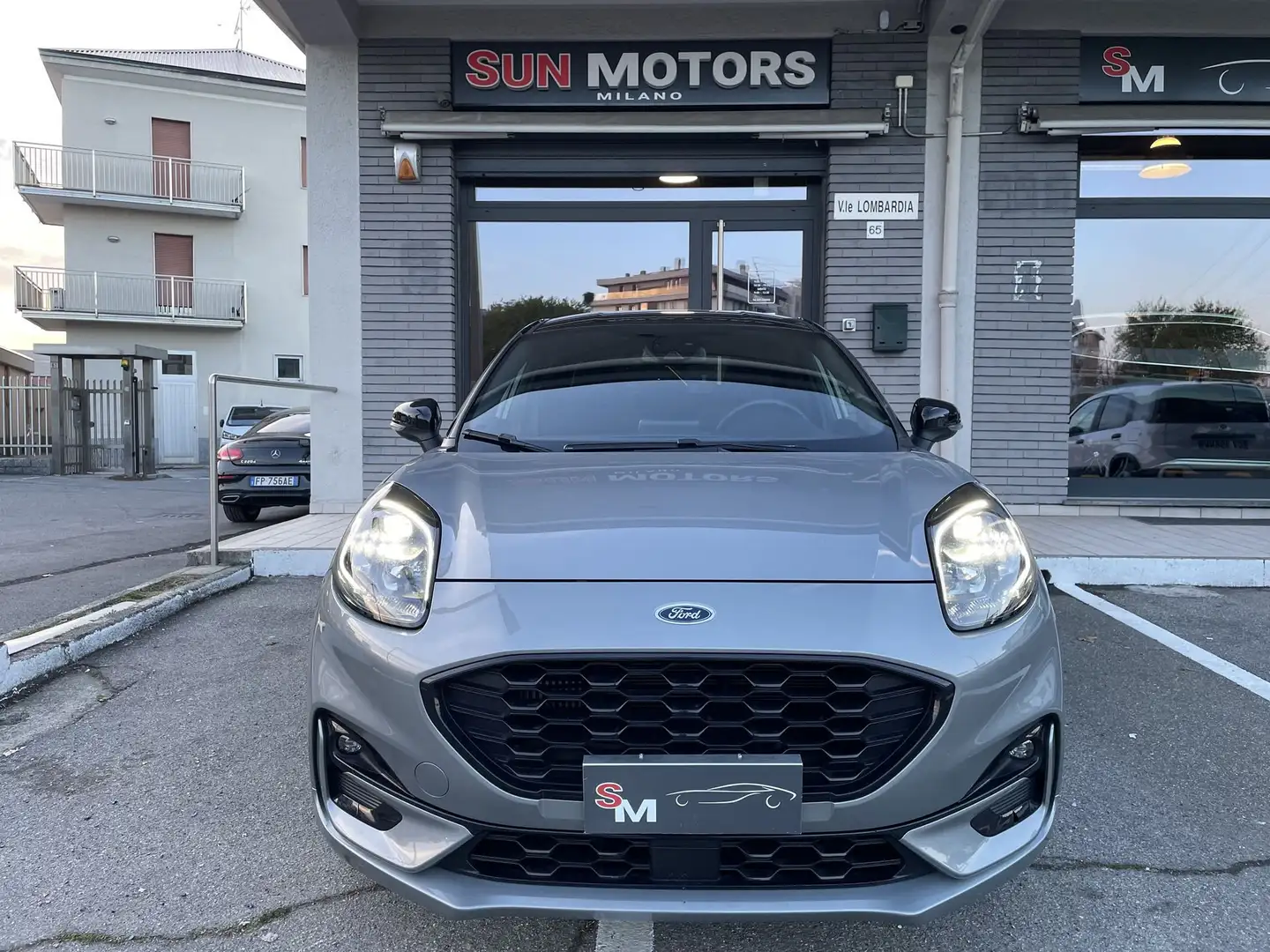 Ford Puma Puma 1.0 EcoBoost Hybrid 125 cv SES ST-Line X Grijs - 1