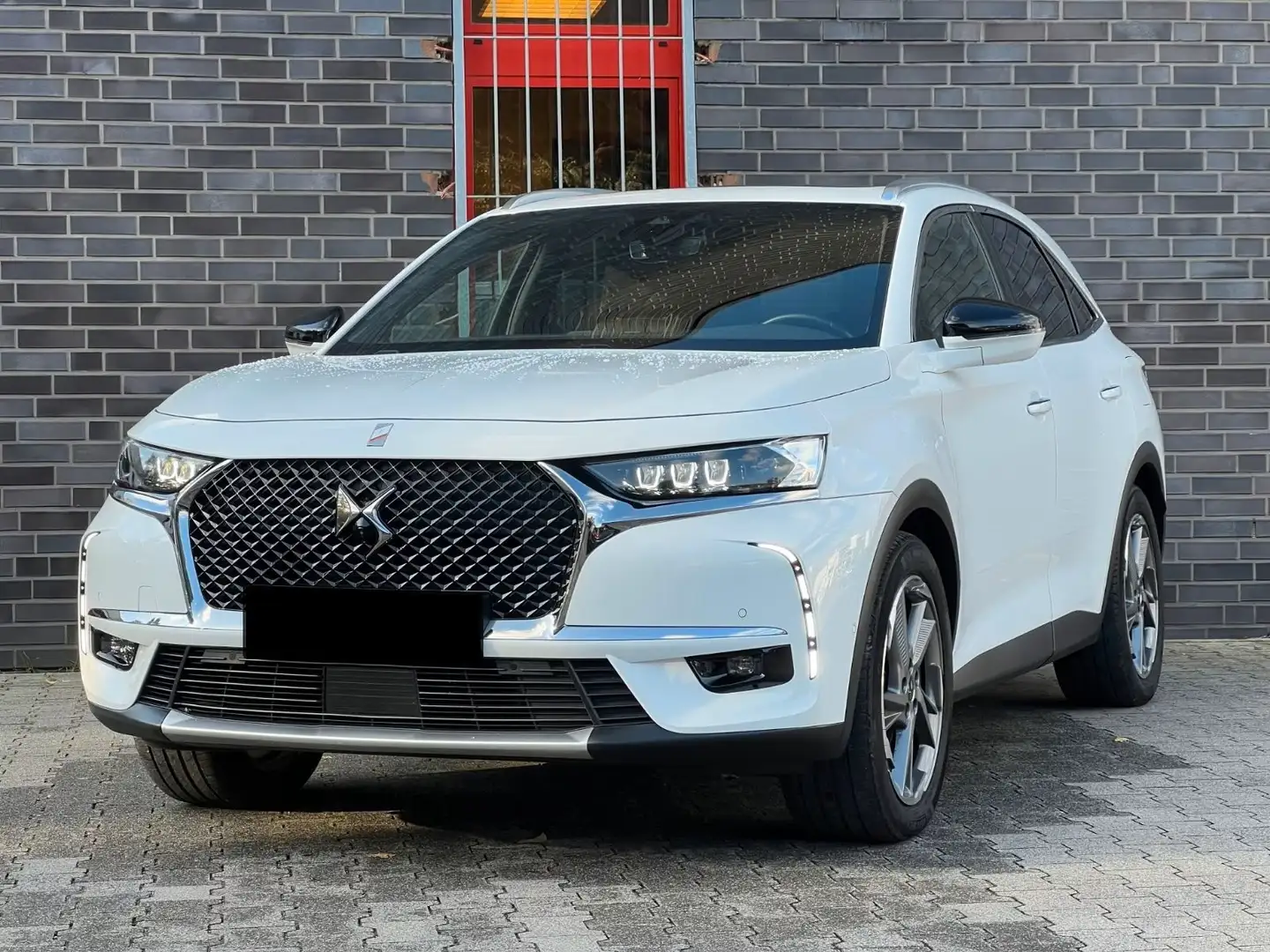 DS Automobiles DS 7 Crossback DS7 E-Tense 300 PHEV EAT8 4x4 Be Chic Aut. Weiß - 1