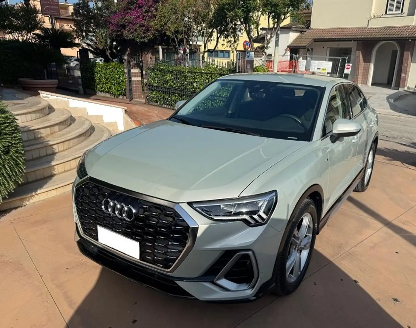 Audi Q3 Sportback 35 2.0 tdi S line edition s-tronic Gris - 2