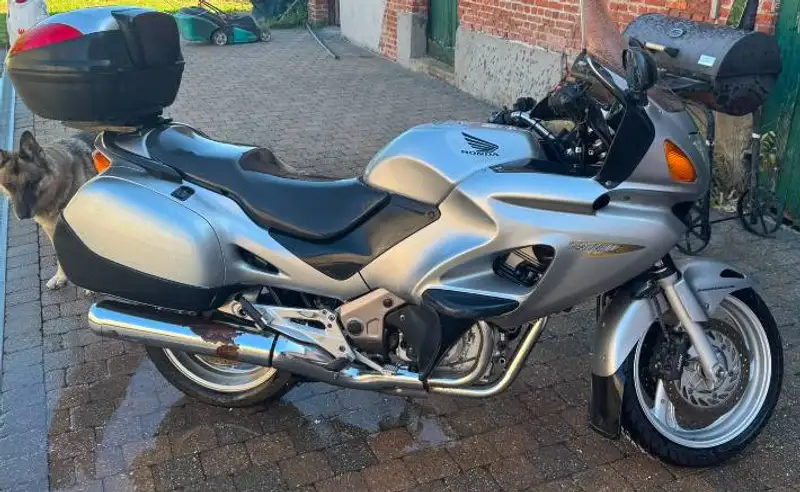 Honda NT 700 V Deauville - foto 4