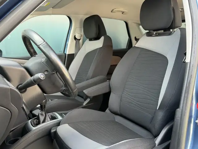 Citroen C4 Picasso view 4