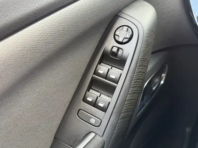 Citroen C4 Picasso view 8