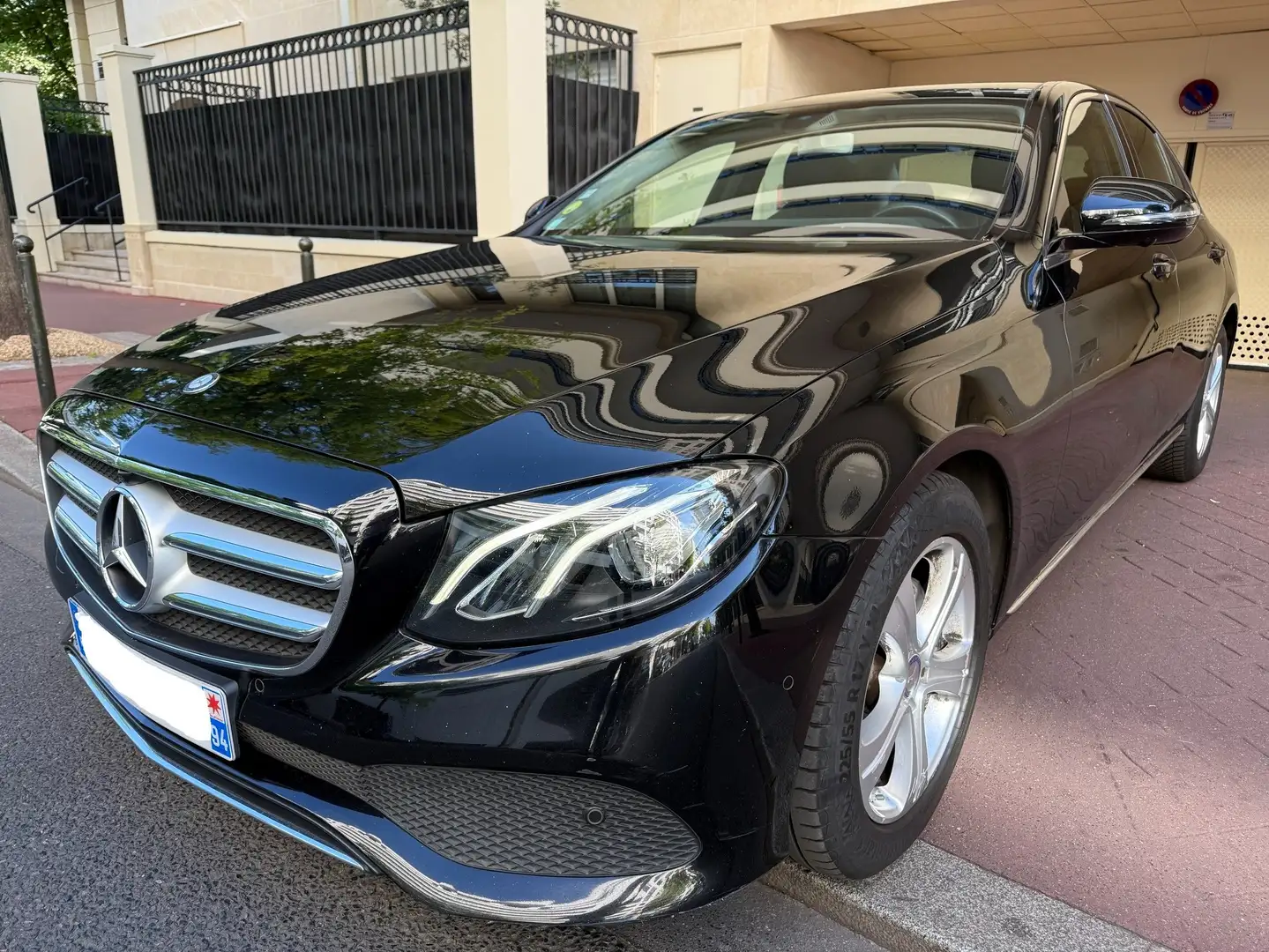 Mercedes-Benz E 220 13300ht E220 E200 D EXECUTIVE 9G-TRONIC Noir - 1