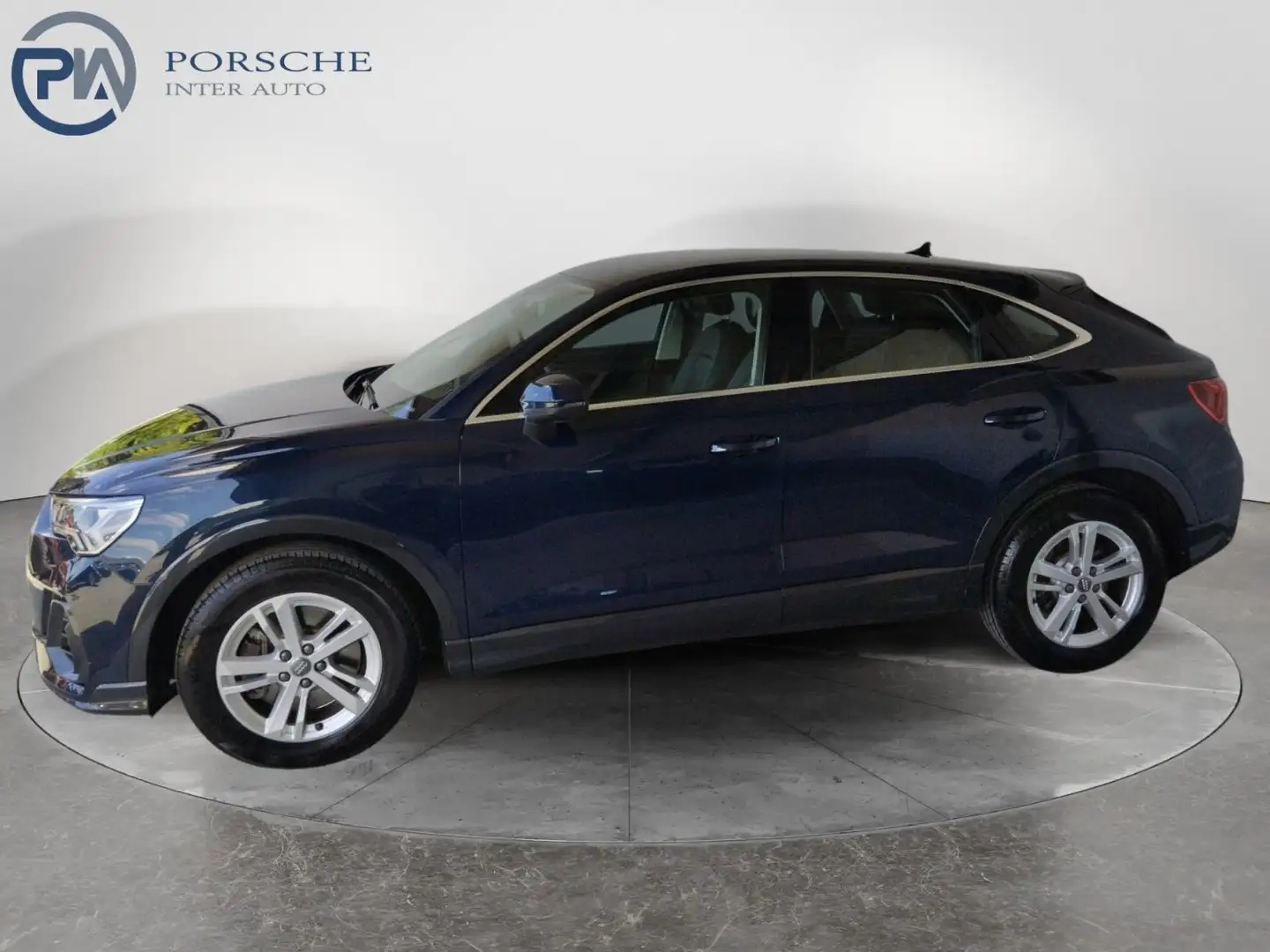 Audi Q3 45 TFSI quattro Blau - 2