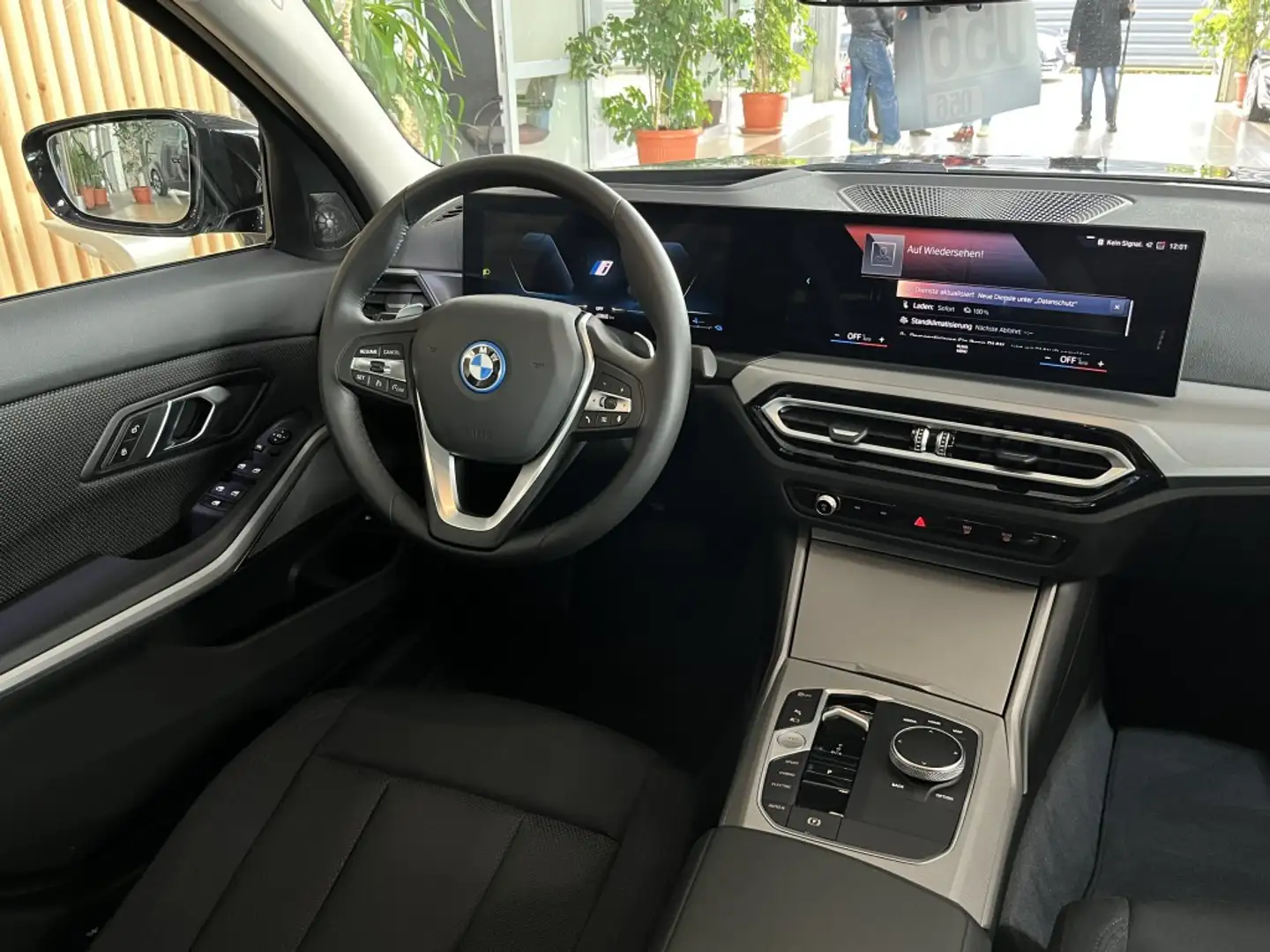 BMW 320 e Harman Kardon Curved Display LED PDC Navi Schwarz - 2