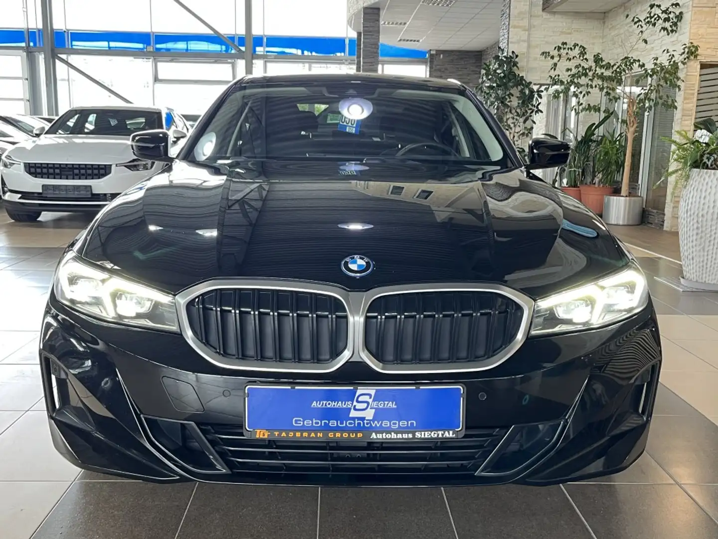 BMW 320 e Harman Kardon Curved Display LED PDC Navi Schwarz - 2