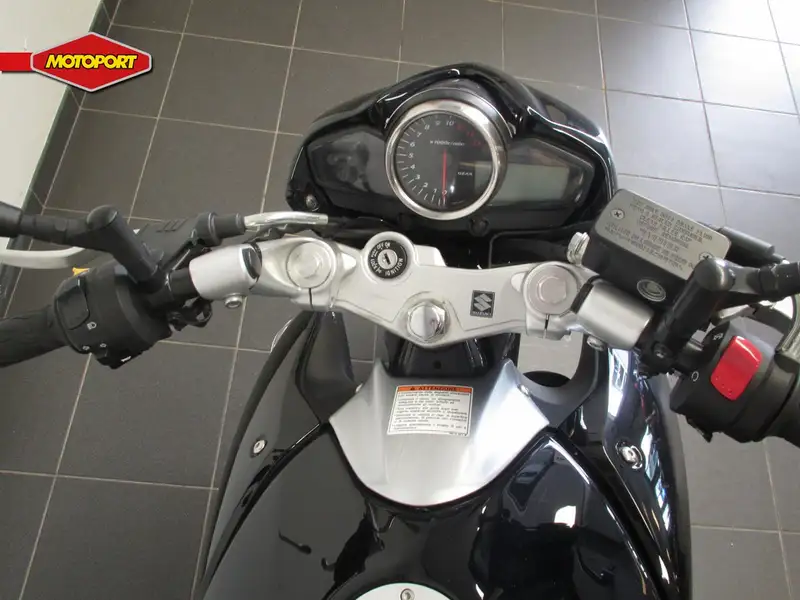 Suzuki Inazuma 250 - foto 4