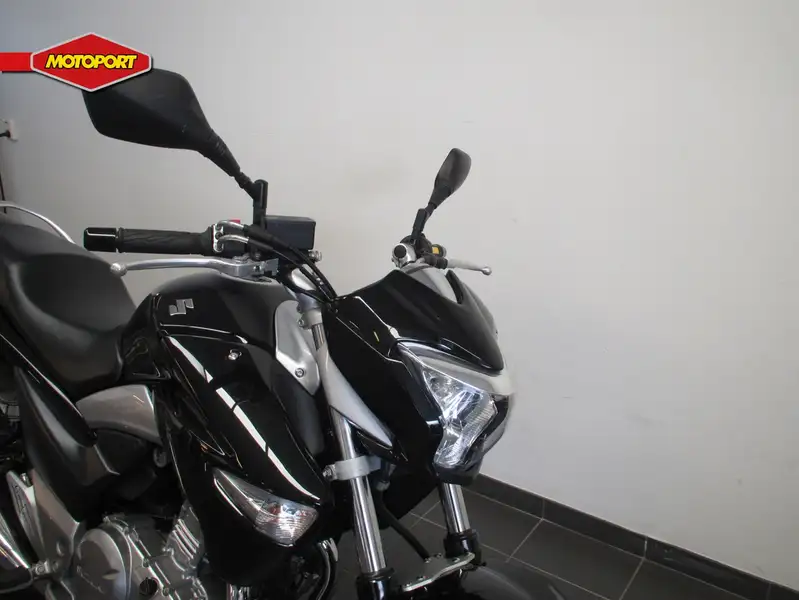 Suzuki Inazuma 250 - foto 6