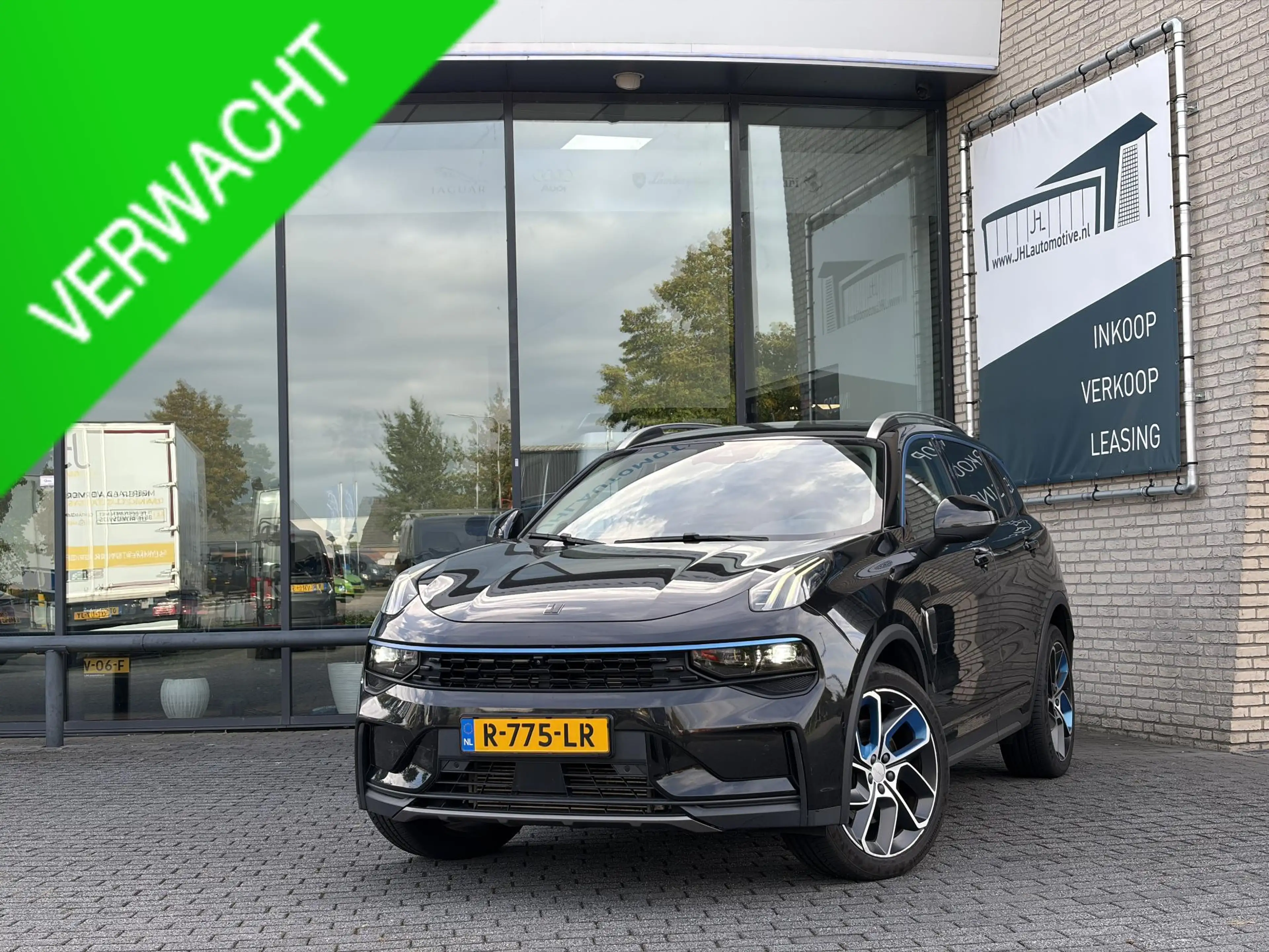 Lynk & Co 01 1.5*PLUG-IN*NAVI*PANO*CAM*ACC*CARPLAY*ECC*LED*