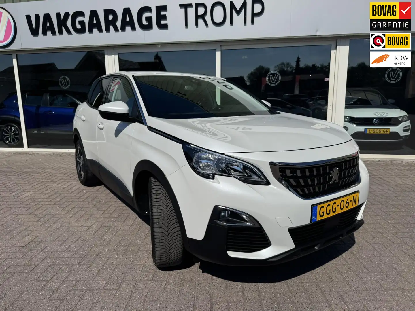 Peugeot 3008 1.2 PureTech AGC Allure Wit - 1