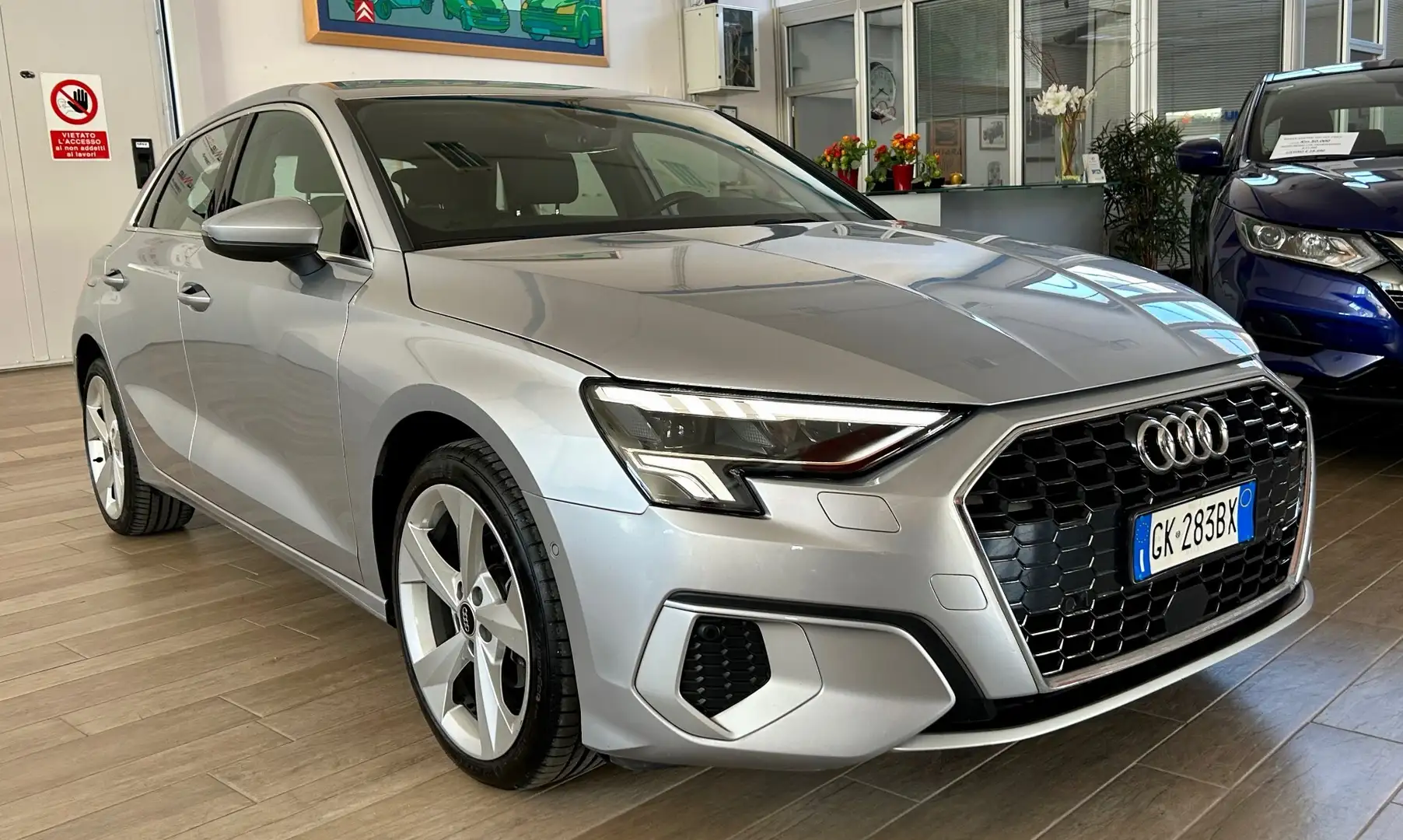 Audi A3 A3 SPB 30 g-tron S tronic Business Advanced Argent - 1