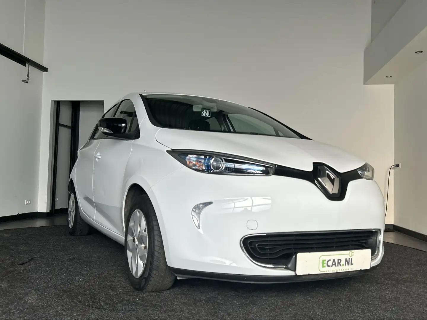 Renault ZOE R240 Intens 22 kWh Huur Accu | Navigatie | Lage K White - 1