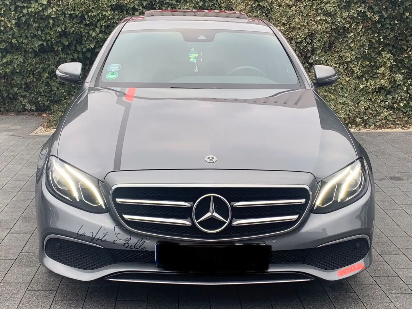 Mercedes-Benz E 220 D Sport NAVI,SHD, el.Sitzheizung Tempomat Grau - 2
