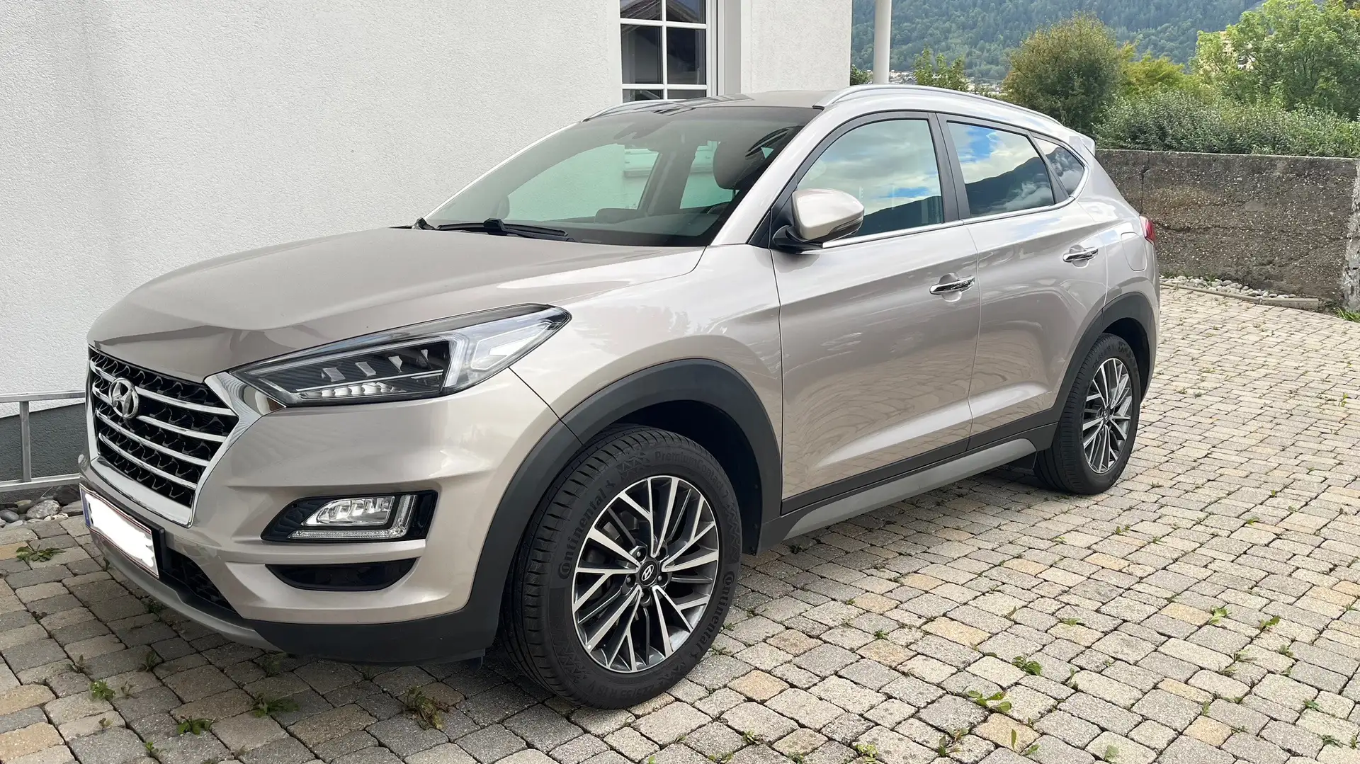 Hyundai TUCSON 1,6 CRDI 4WD Level 5 DCT Aut. Silber - 1