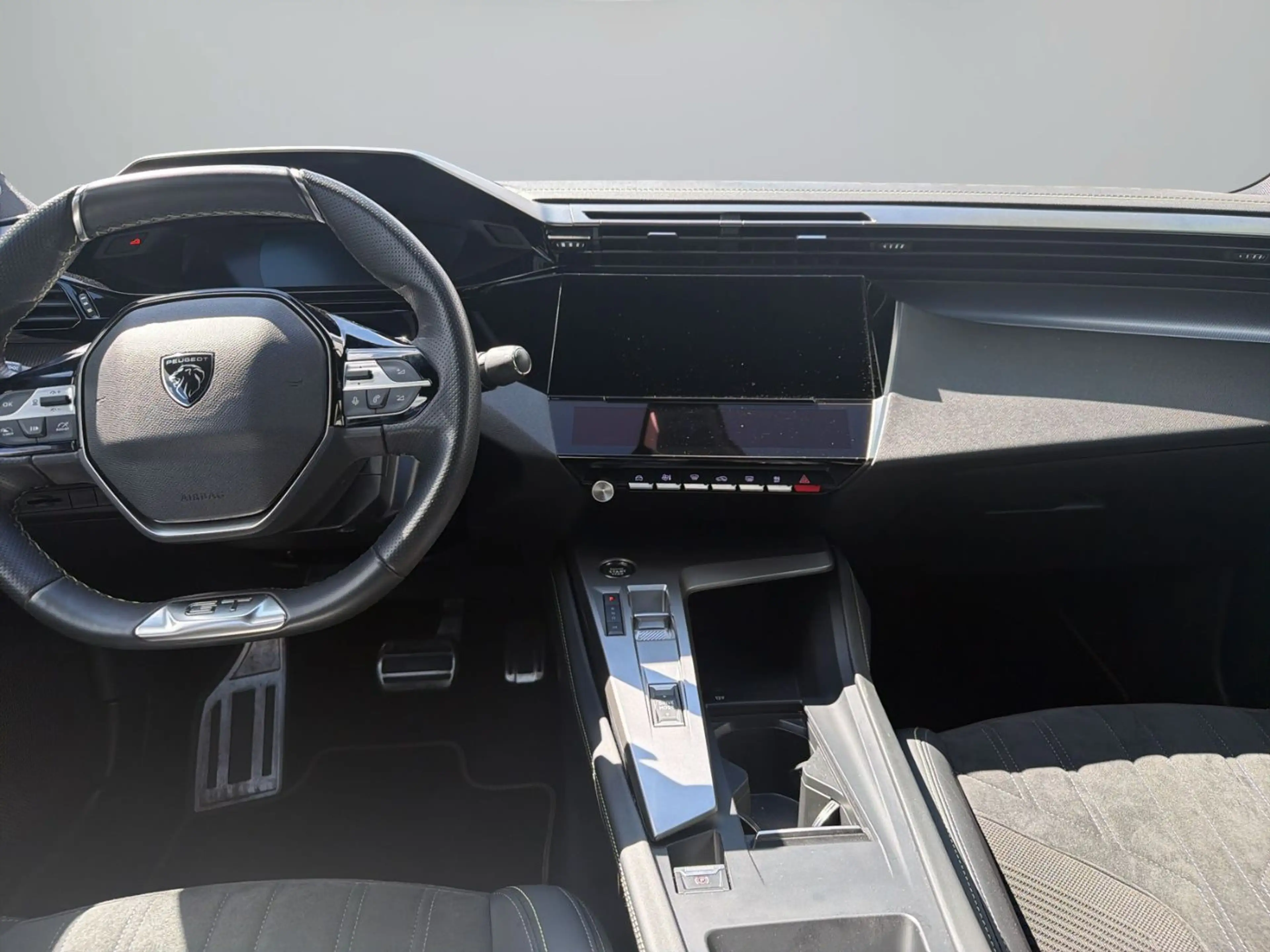 Peugeot 408 1.2 PureTech 130 GT Kamera+Alcantara+LED+Navi — photo 14