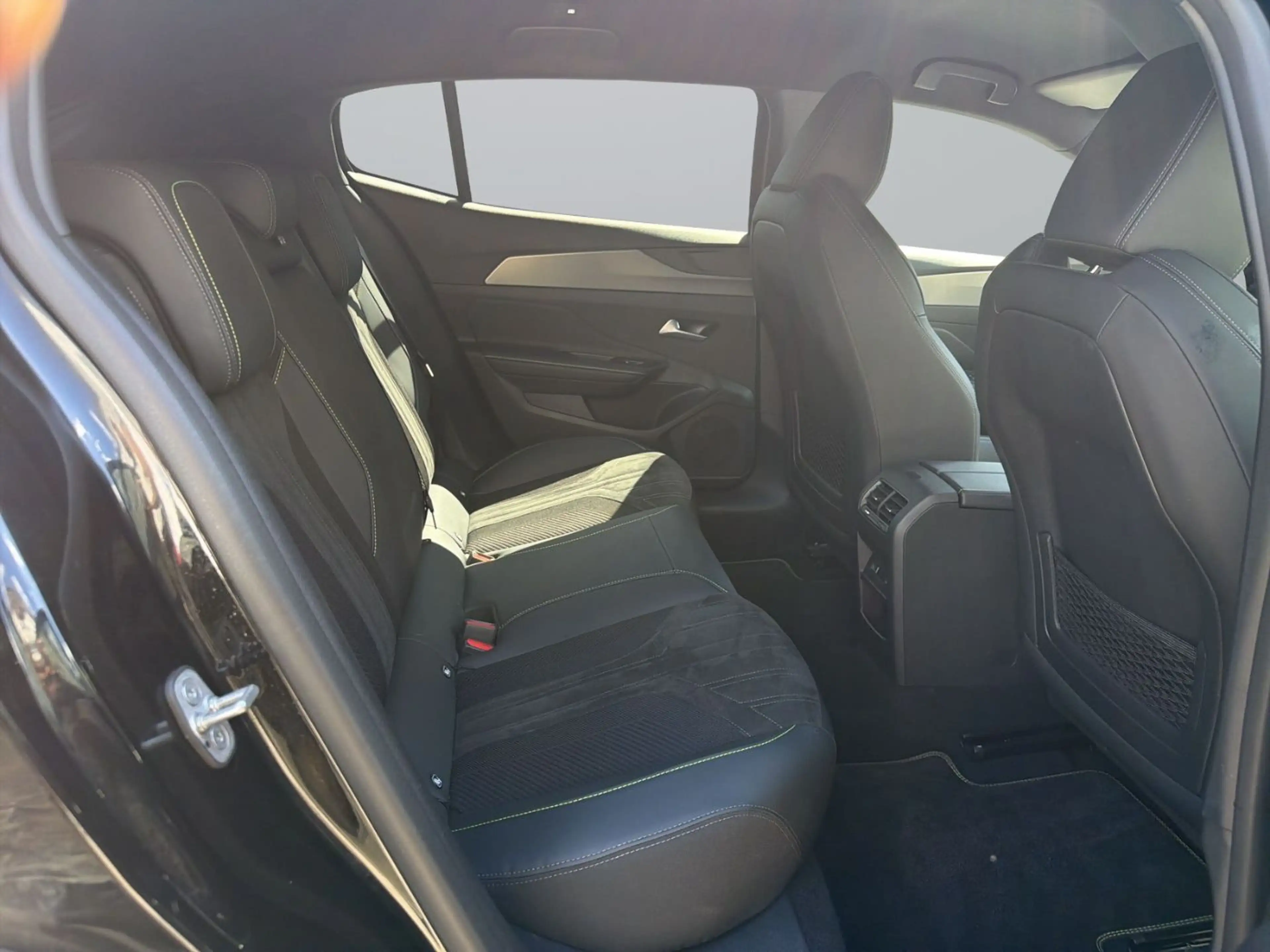 Peugeot 408 1.2 PureTech 130 GT Kamera+Alcantara+LED+Navi — photo 10