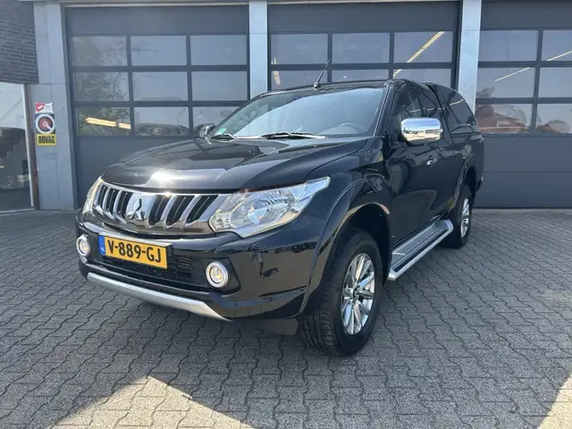 Mitsubishi L200 2.4 DI-D 181pk Club Cab 4WD Intense