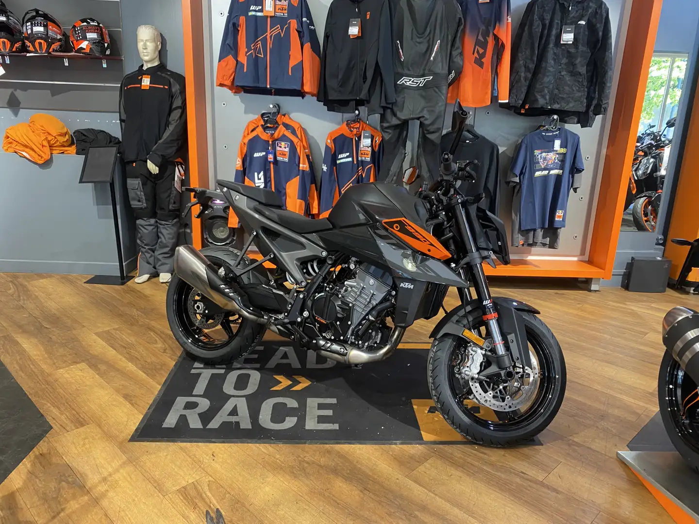 KTM Negro - 1