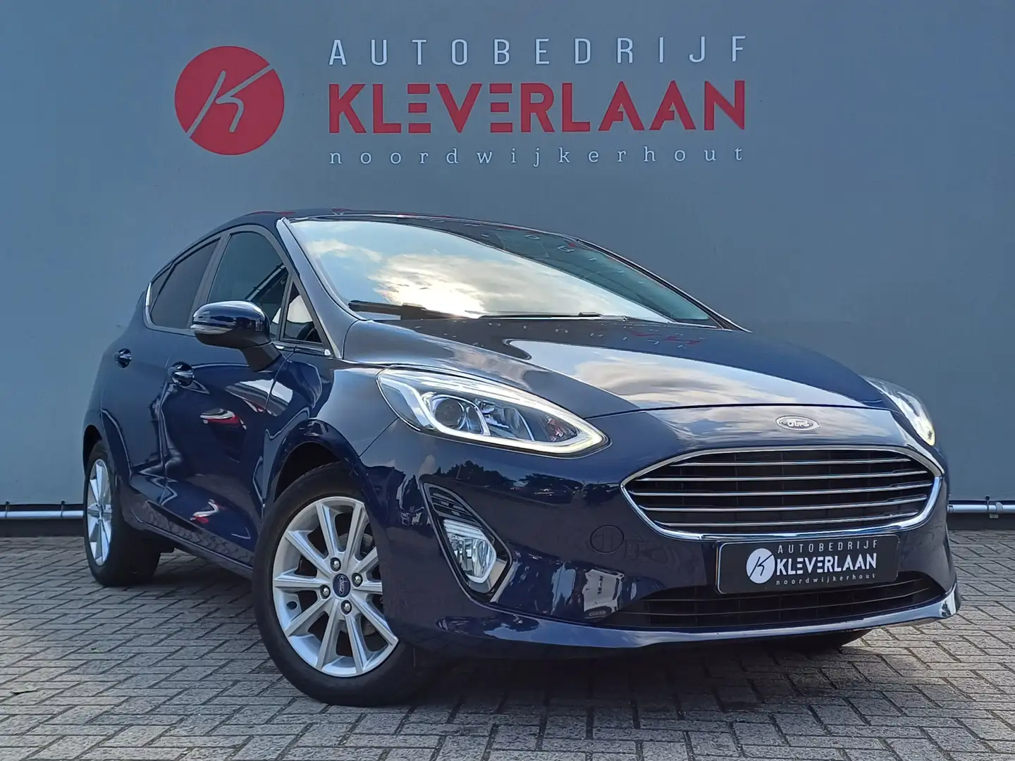Ford Fiesta 1.0 EcoBoost Titanium | NAVI | AIRCO | ACHTERSENSO Blauw - 1