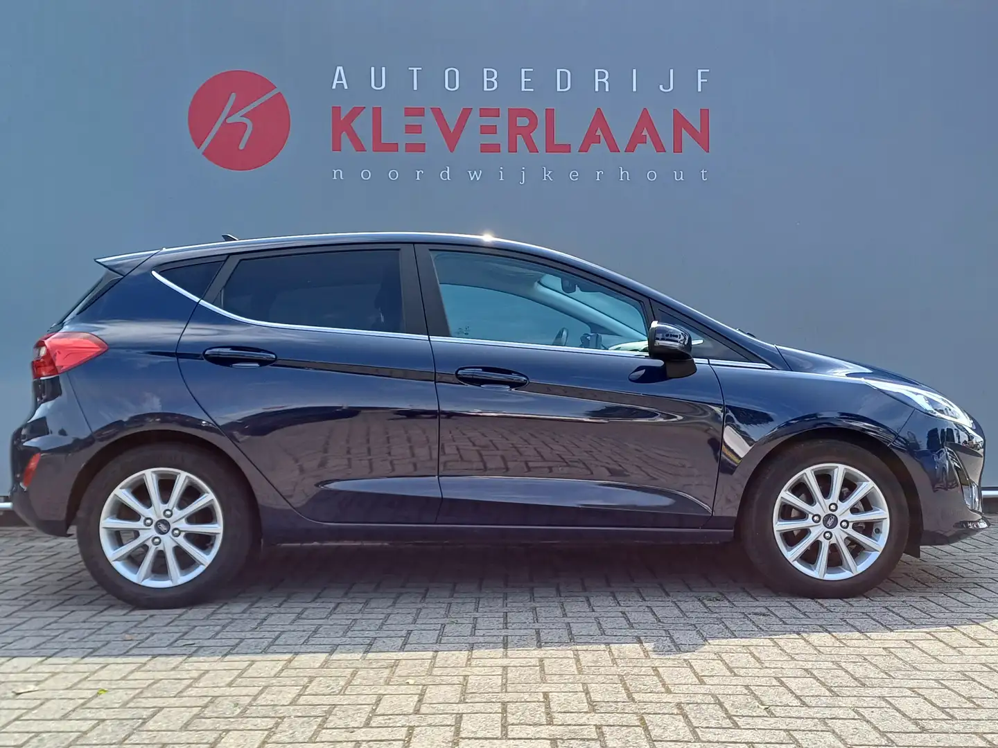 Ford Fiesta 1.0 EcoBoost Titanium | NAVI | AIRCO | ACHTERSENSO Blauw - 2