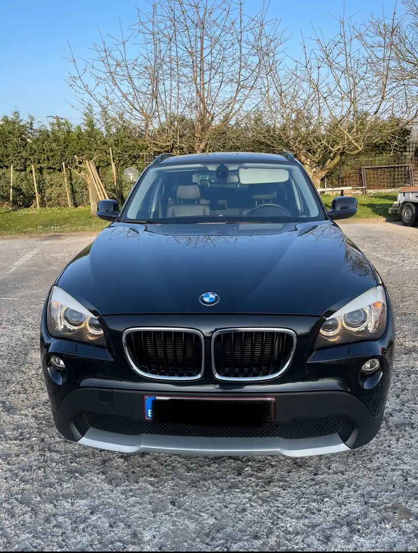 BMW X1 2.0 d sDrive18 Noir - 1