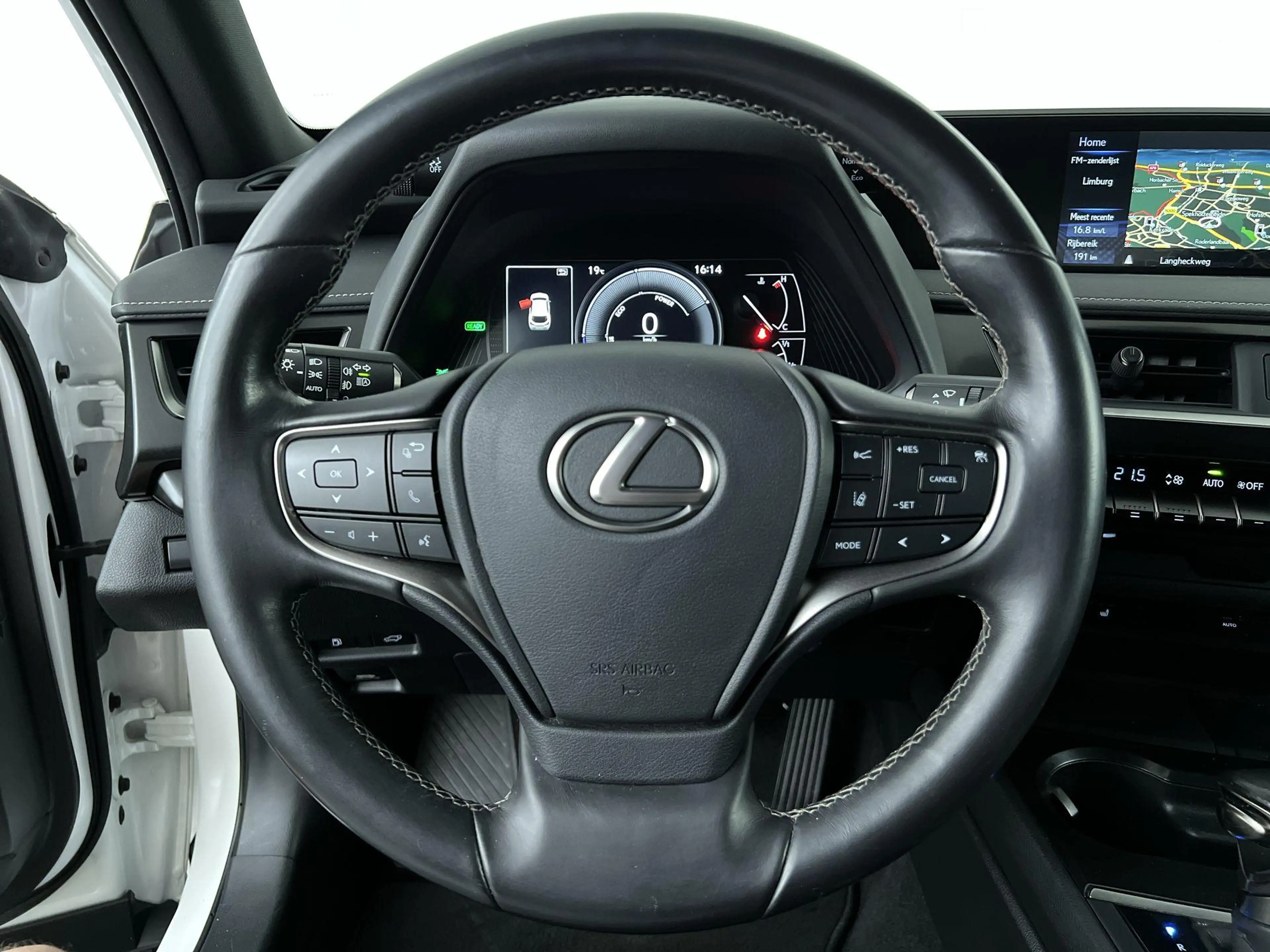Lexus UX 250h AWD (All Wheel Drive) Luxury Line — photo 14