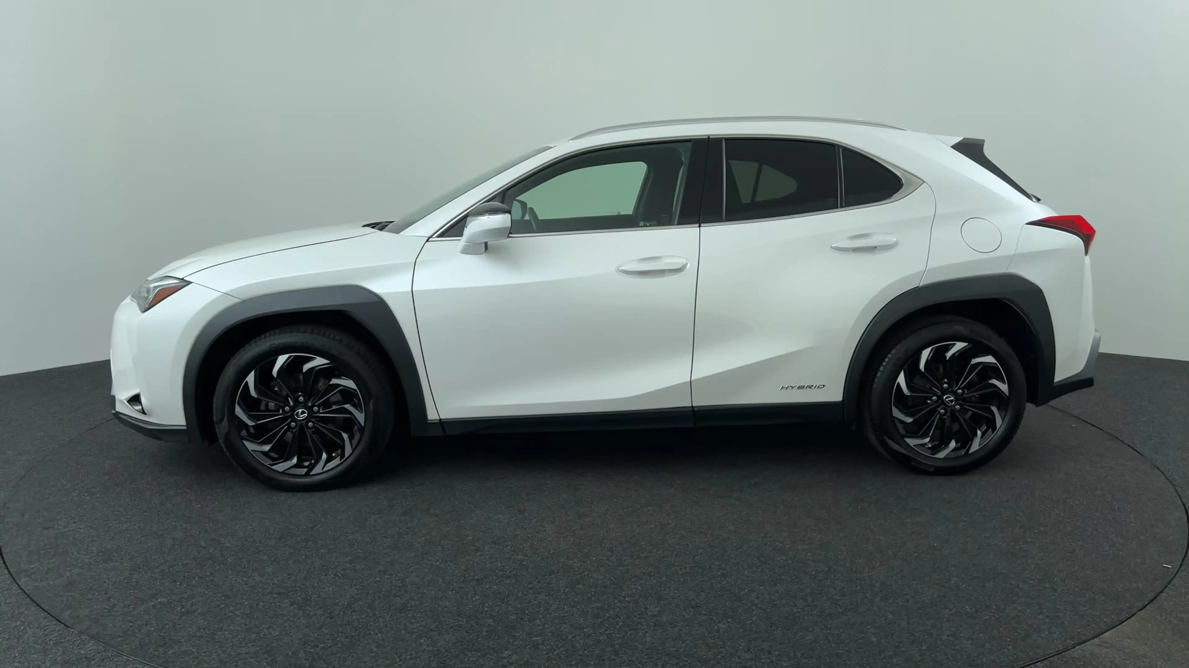 Lexus UX 250h AWD (All Wheel Drive) Luxury Line — photo 2