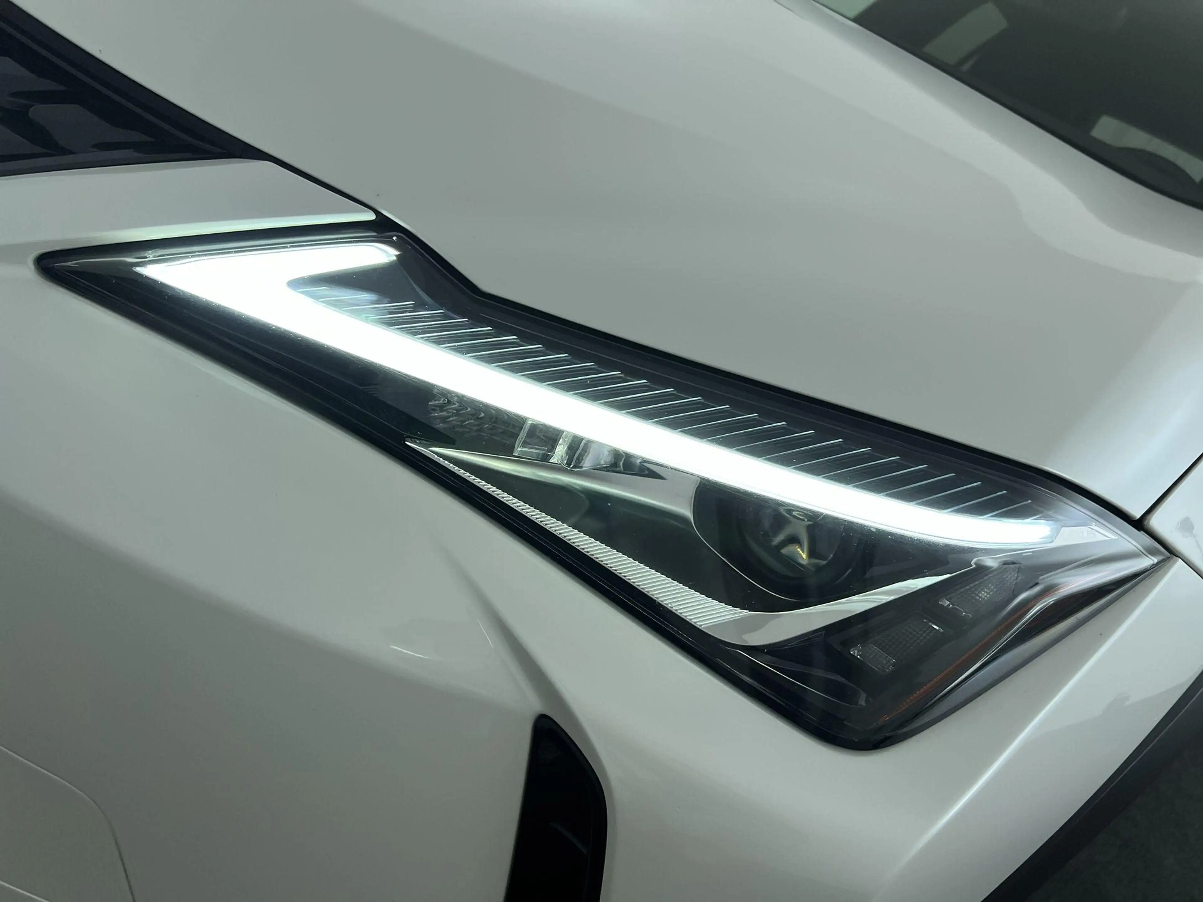 Lexus UX 250h AWD (All Wheel Drive) Luxury Line — photo 9