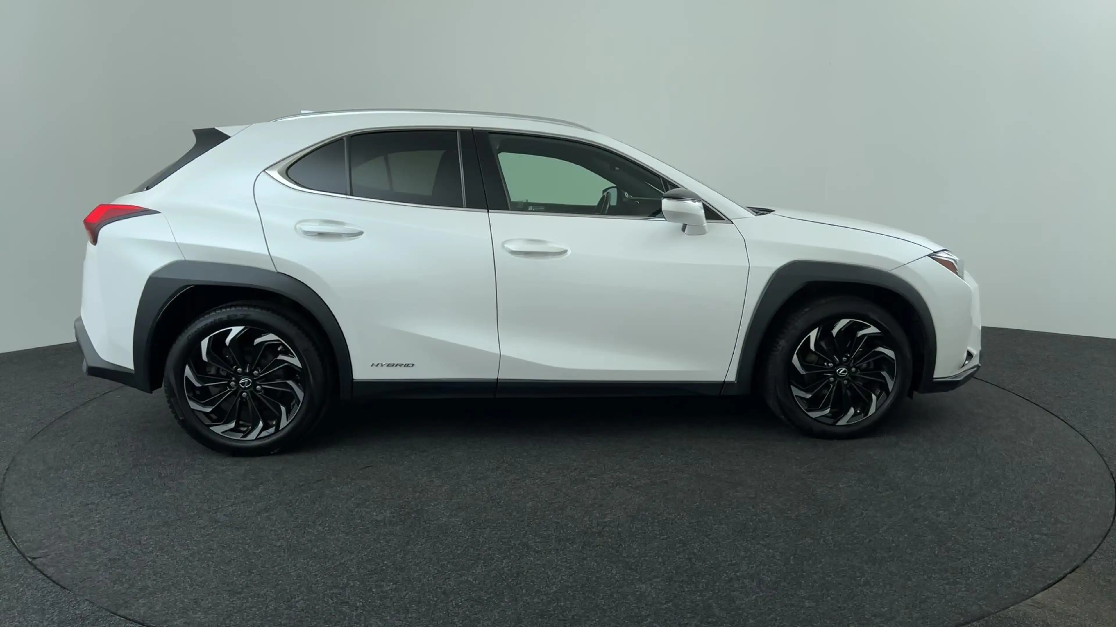 Lexus UX 250h AWD (All Wheel Drive) Luxury Line — photo 6
