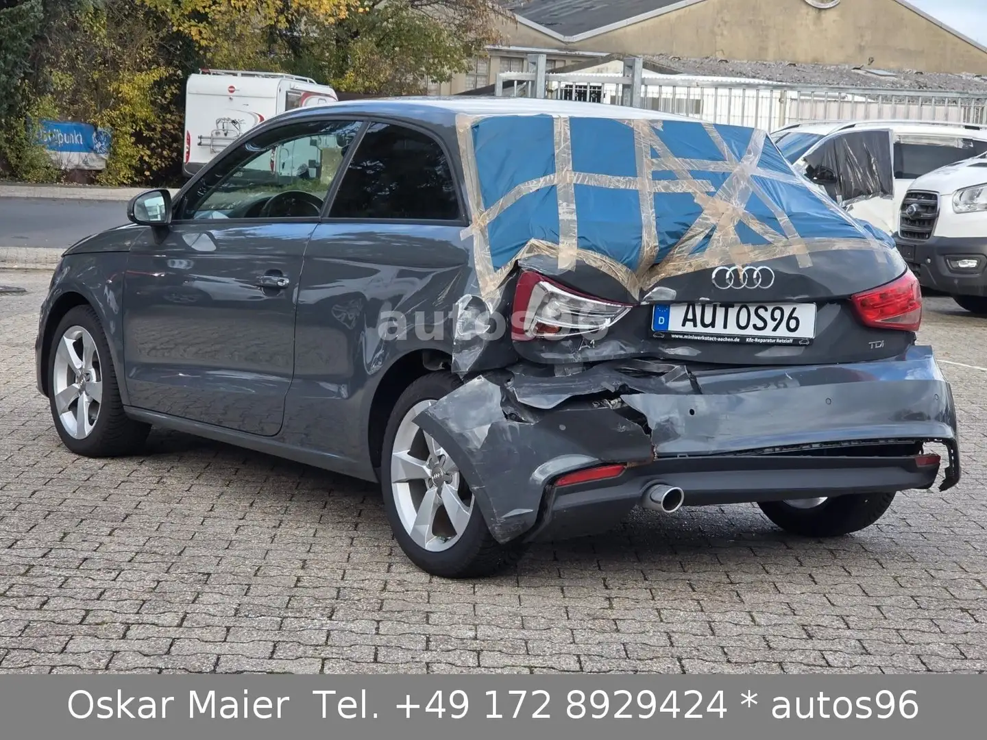 Audi A1 1.6 TDI KLIMA PDC NAVI Check-Heft Gris - 2